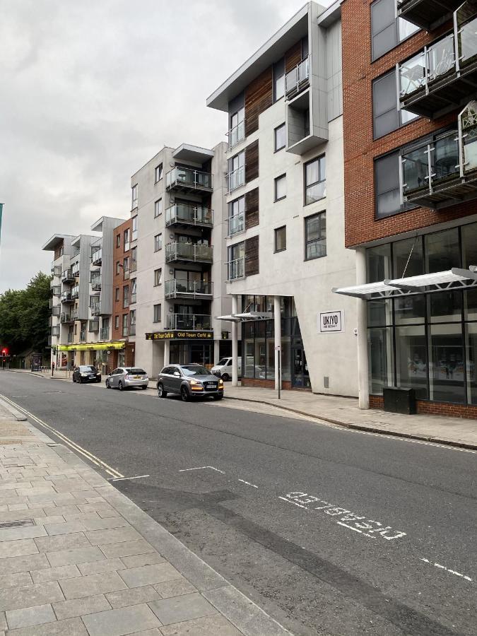 Stylish Two Bed City Apartment With Secure Parking Southampton Eksteriør billede